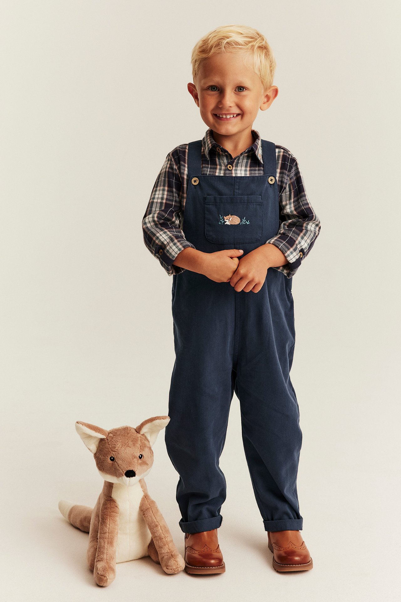 Gewebte Latzhose mit Fuchs