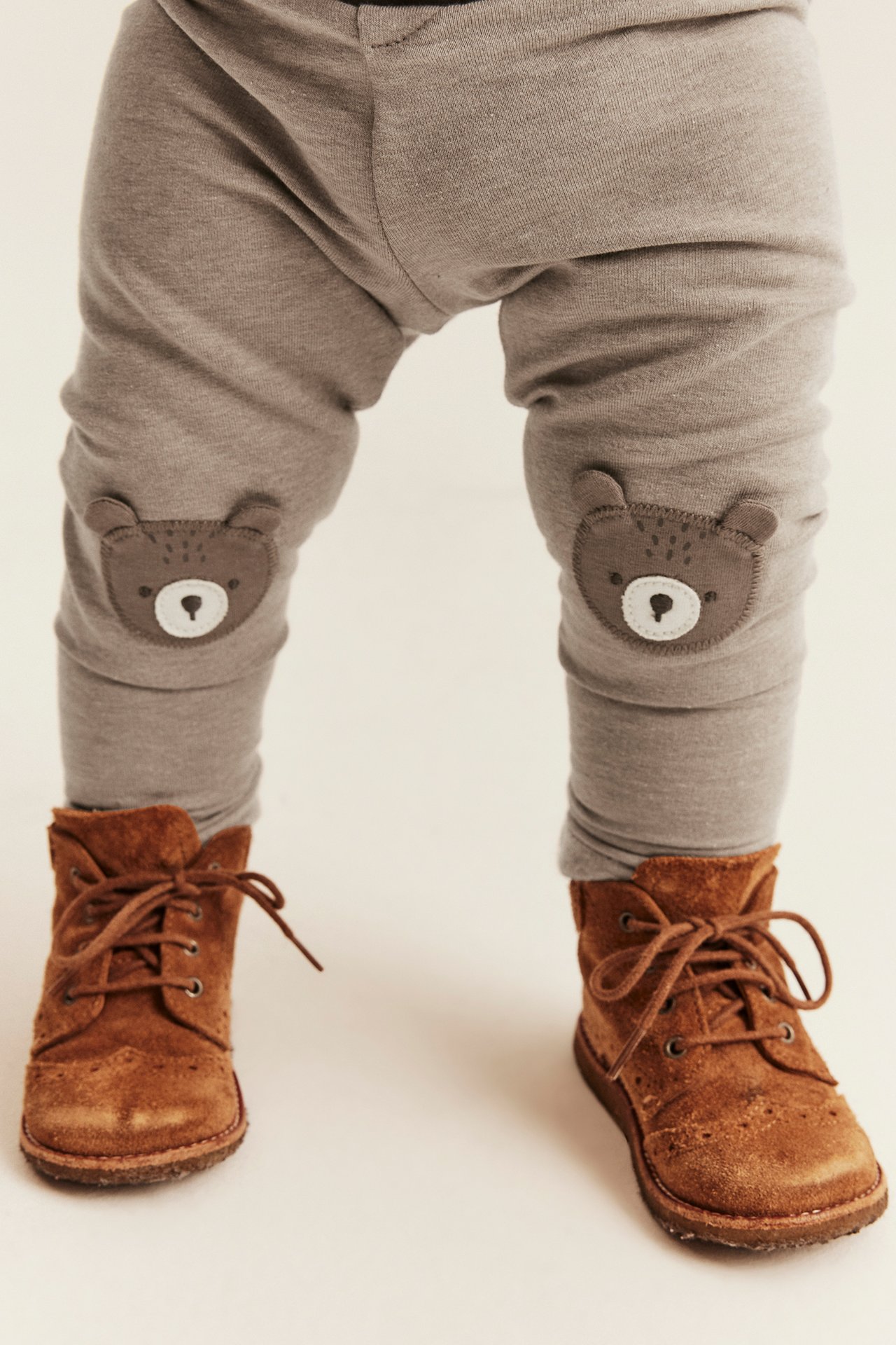 Leggings with bear detail