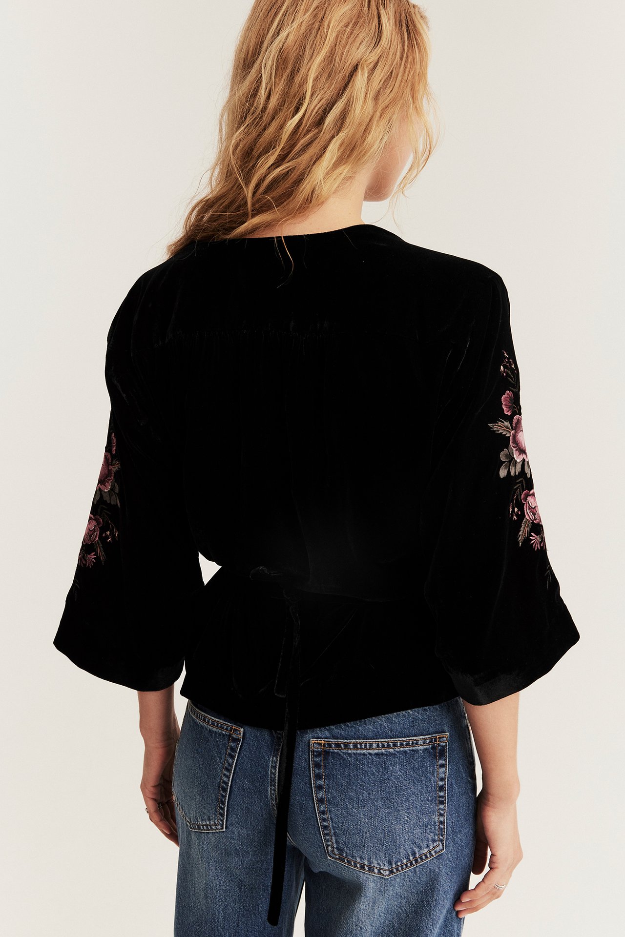 Samtbluse mit Stickerei Newbie Woman - Schwarz - 5
