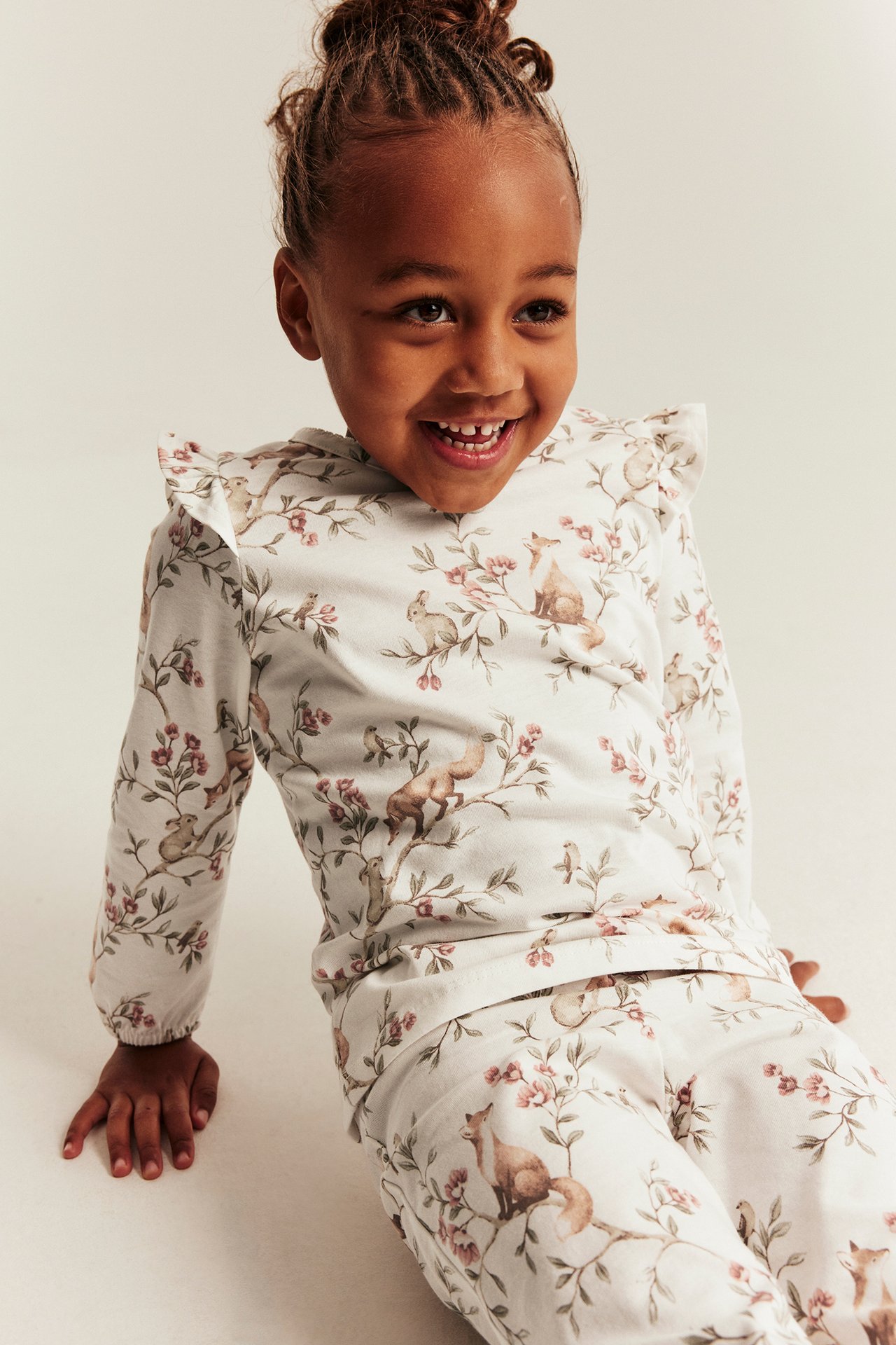 Pajama set with frill