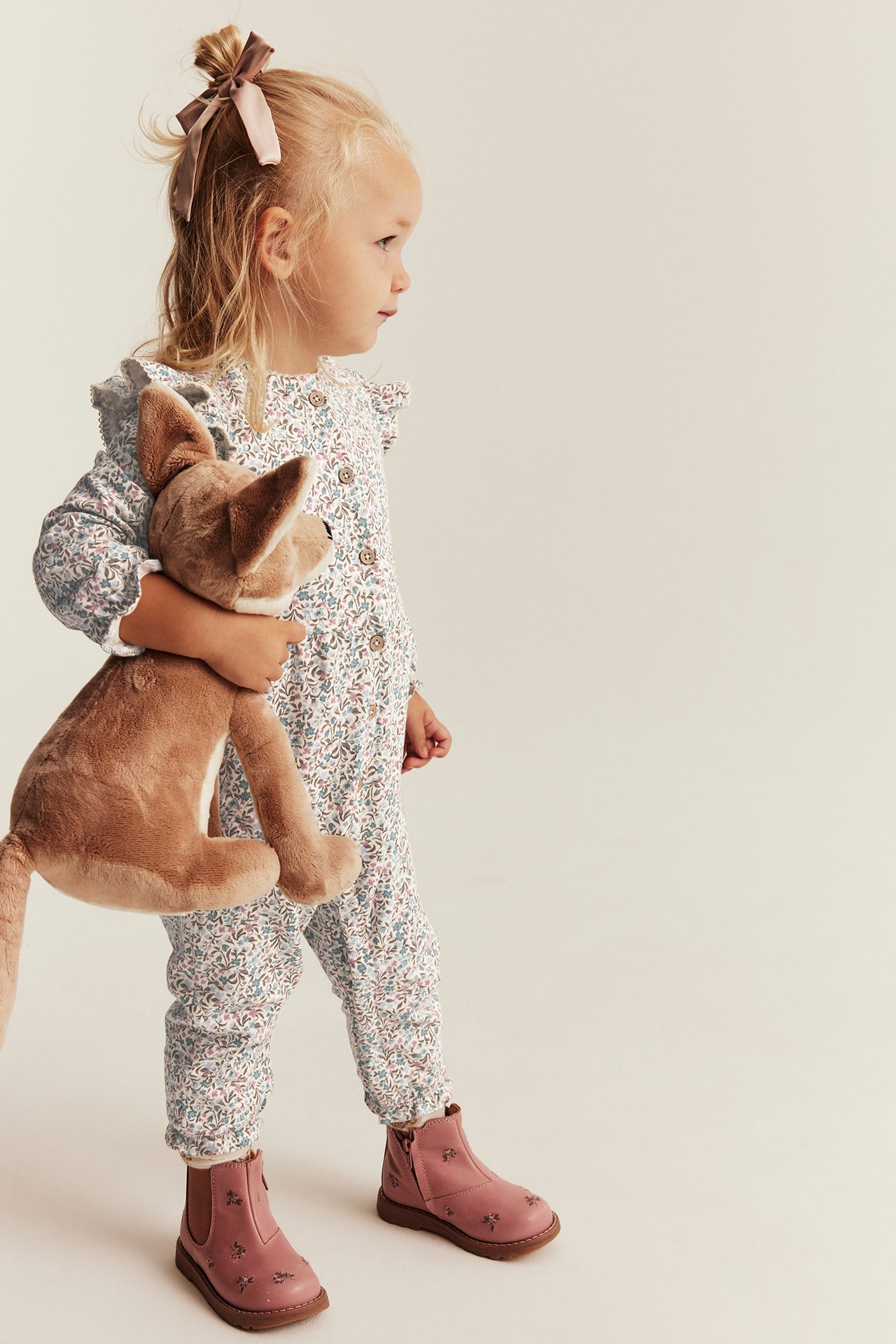 Floral jumpsuit with ruffle