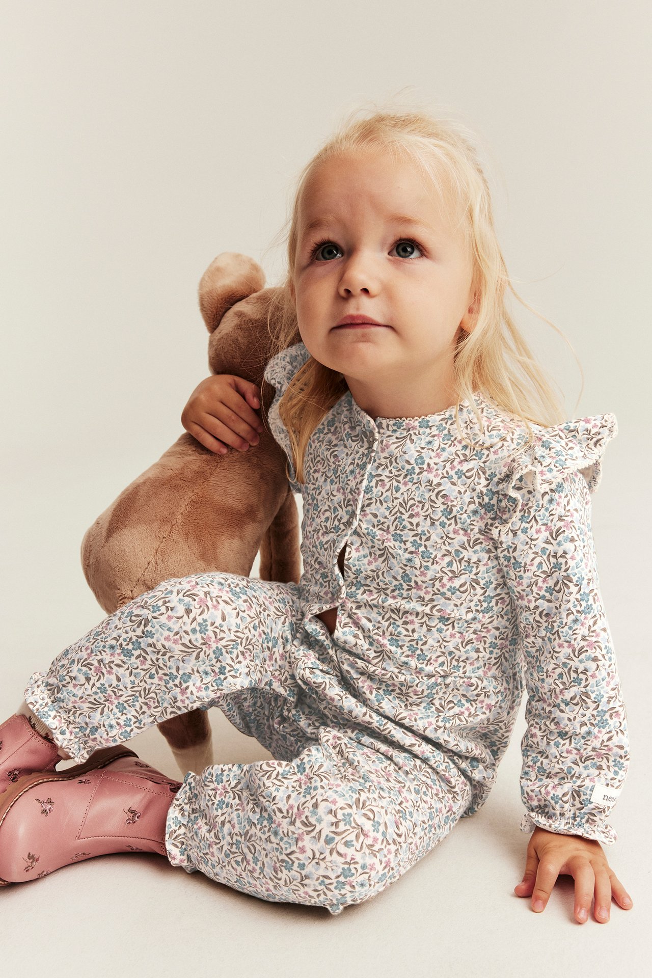 Floral jumpsuit with ruffle