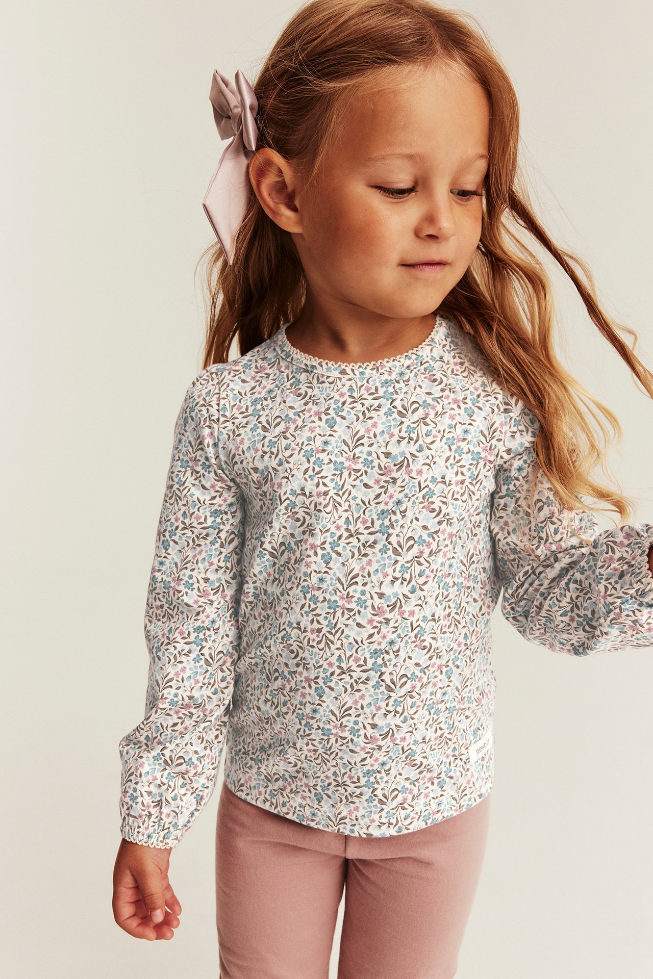 Floral top with picot collar