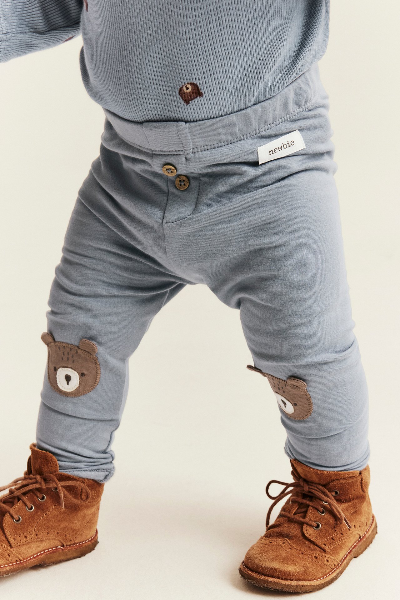 Leggings with bear detail