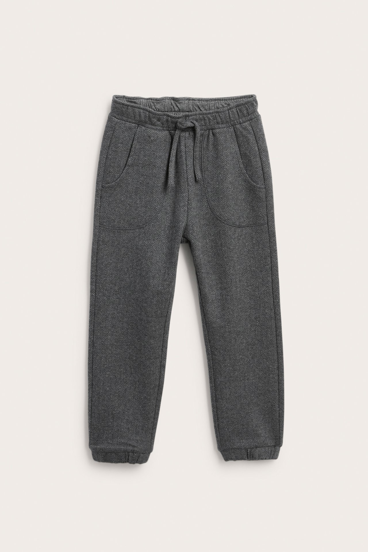 Vorderansicht dunkelgraue Fischgrät-Jogginghose mit Kordelzug und Taschen.