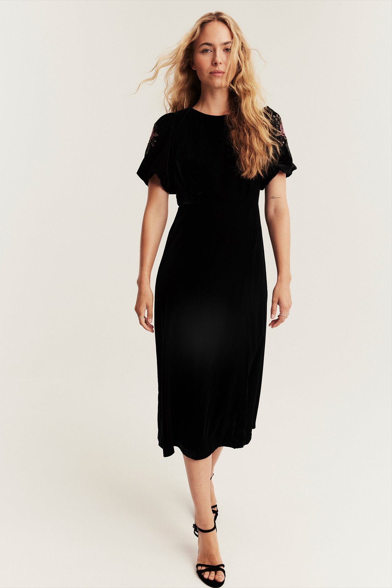 Samtkleid Newbie Woman - Schwarz - 2