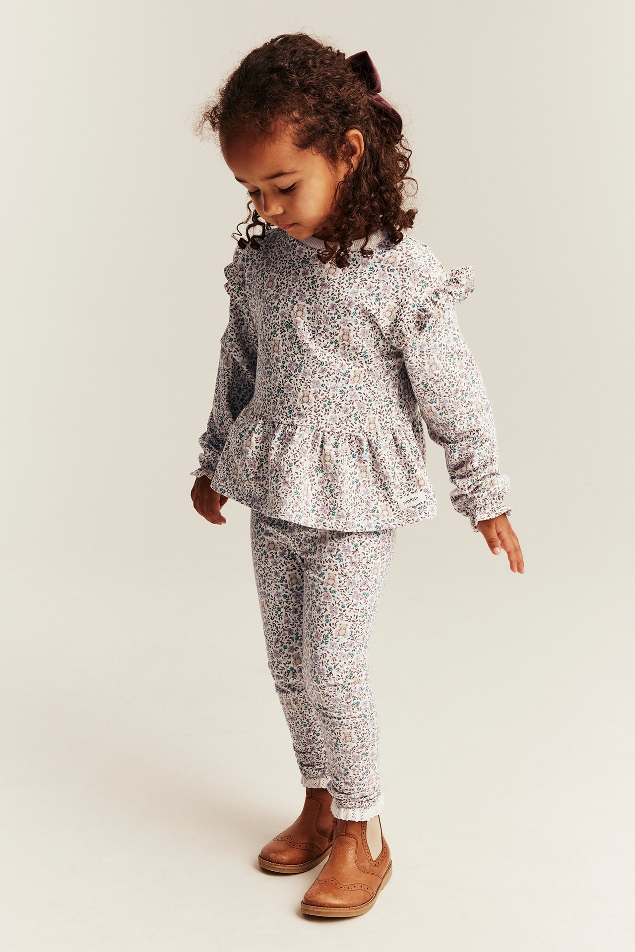 Blumiges Sweatshirt mit Volants - Naturweiß - 2