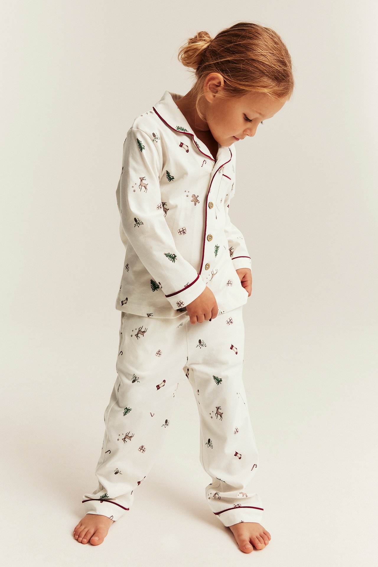 Pyjama mit Weihnachtsmuster