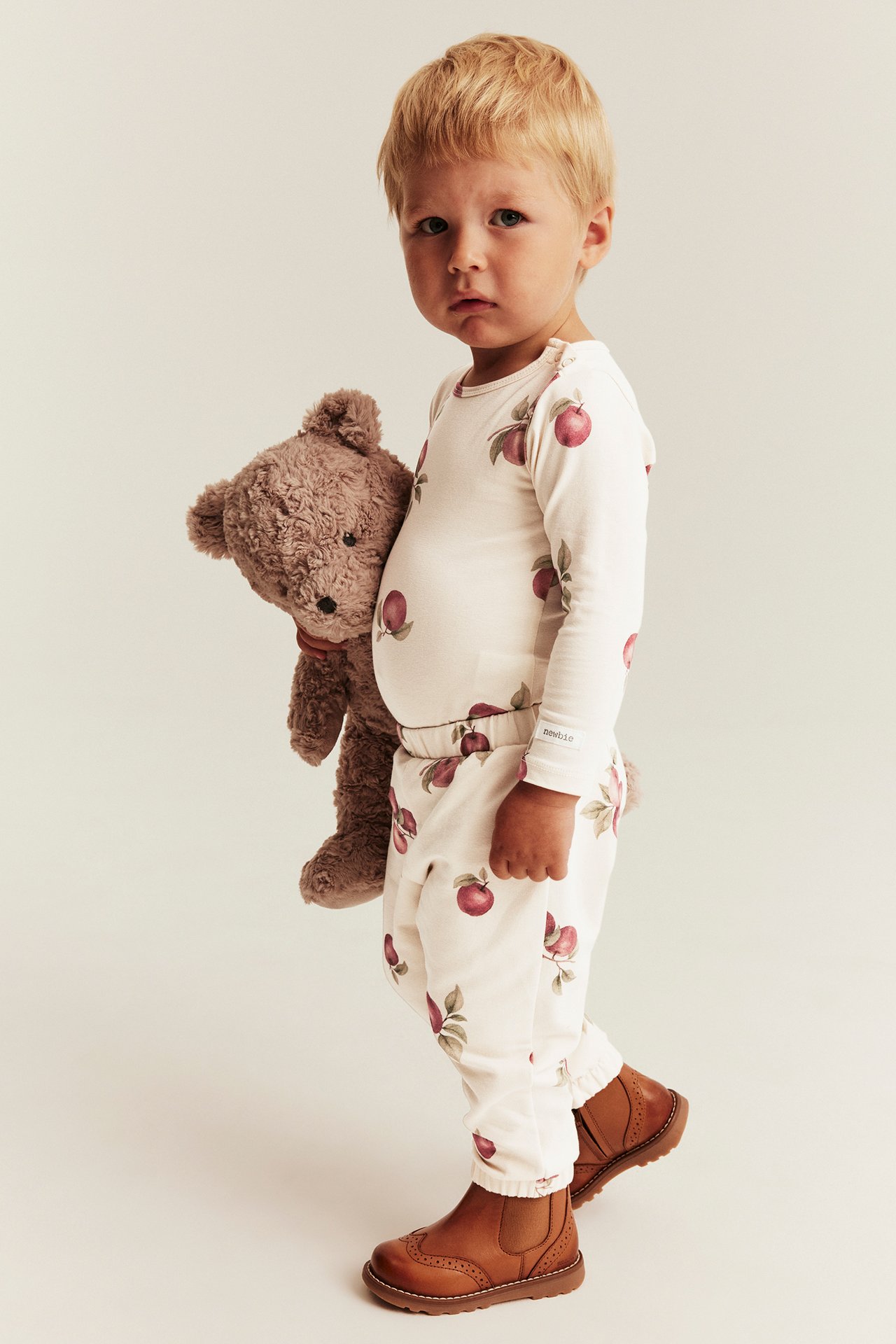 Bodysuit with apple pattern